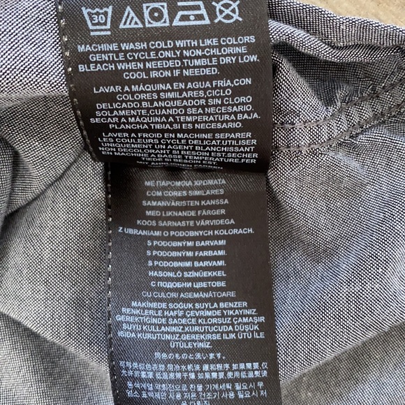 Guess Regular fit. Button up - Picture 6 of 8